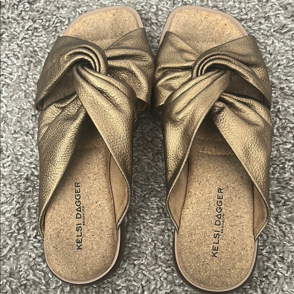 Kelsi Dagger Women's Bronze Sandals